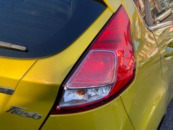 FORD FIESTA 1.6 TDCi Titanium X Hatchback 5dr Diesel Manual Euro 5 (95 ps)