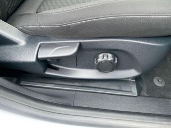 FORD PUMA 1.0T EcoBoost MHEV Titanium SUV 5dr Petrol Hybrid DCT Euro 6 (s/