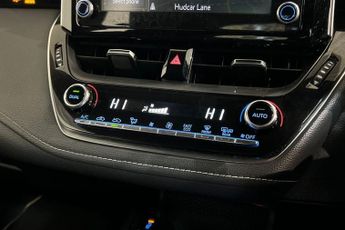 TOYOTA COROLLA 1.8 VVT-h GPF Icon Tech Hatchback 5dr Petrol Hybrid CVT Euro 6 (