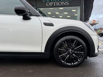 MINI HATCH 2.0 Cooper S Exclusive Hatchback 3dr Petrol Steptronic Euro 6 (s