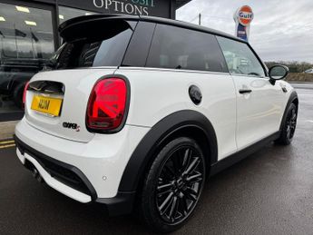 MINI HATCH 2.0 Cooper S Exclusive Hatchback 3dr Petrol Steptronic Euro 6 (s