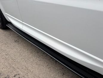 LAND ROVER RANGE ROVER SPORT 3.0 SD V6 HSE Dynamic SUV 5dr Diesel Auto 4WD Euro 6 (s/s) (306 