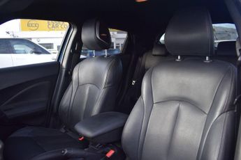 NISSAN JUKE 1.6 Tekna SUV 5dr Petrol XTRON Euro 6 (117 ps)