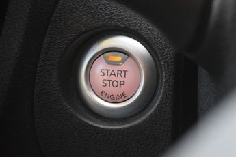 NISSAN JUKE 1.6 Tekna SUV 5dr Petrol XTRON Euro 6 (117 ps)