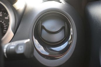 NISSAN JUKE 1.6 Tekna SUV 5dr Petrol XTRON Euro 6 (117 ps)