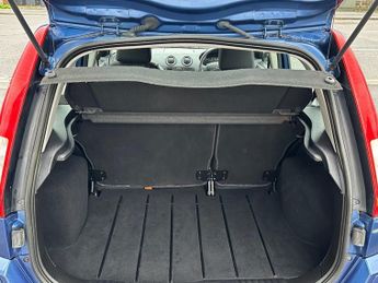 FORD FUSION 1.6 Zetec Climate Hatchback 5dr Petrol Automatic (181 g/km, 99 b