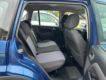 FORD FUSION 1.6 Zetec Climate Hatchback 5dr Petrol Automatic (181 g/km, 99 b