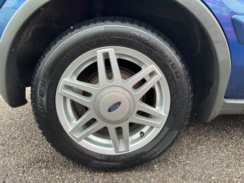 FORD FUSION 1.6 Zetec Climate Hatchback 5dr Petrol Automatic (181 g/km, 99 b