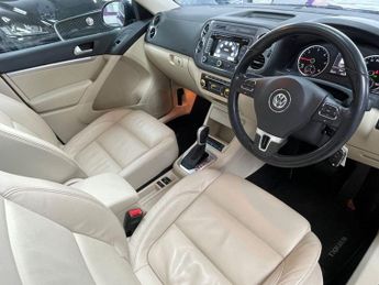 VOLKSWAGEN TIGUAN 2.0 TDI BlueMotion Tech Match SUV 5dr Diesel DSG 4WD Euro 5 (s/s