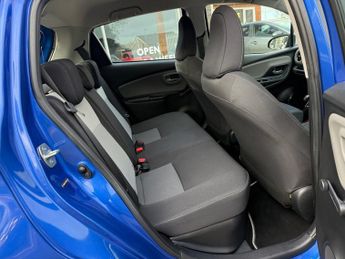 TOYOTA YARIS 1.5 VVT-h Icon Tech Hatchback 5dr Petrol Hybrid E-CVT Euro 6 (s/