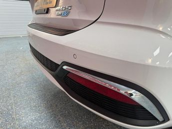 MG MG5 52.5kWh Exclusive Estate 5dr Electric Auto (156 ps)