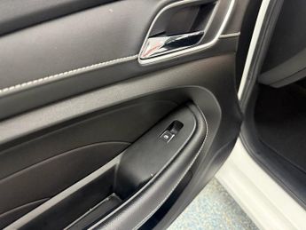 MG MG5 52.5kWh Excite Estate 5dr Electric Auto (156 ps)