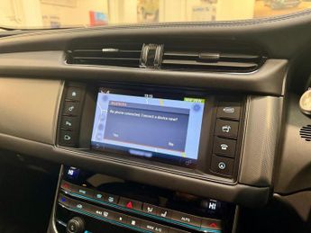 JAGUAR XF 2.0d Portfolio Saloon 4dr Diesel Auto AWD Euro 6 (s/s) (180 ps)