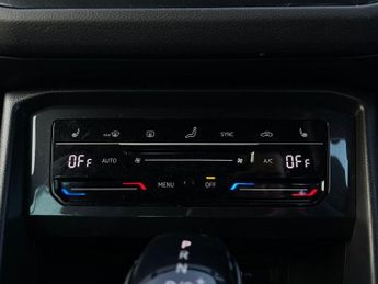 VOLKSWAGEN TIGUAN 2.0 TDI R-Line SUV 5dr Diesel DSG 4Motion Euro 6 (s/s) (150 ps)