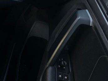 VOLKSWAGEN TIGUAN 2.0 TDI R-Line SUV 5dr Diesel DSG 4Motion Euro 6 (s/s) (150 ps)