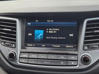 HYUNDAI TUCSON 2.0 CRDi SE Nav SUV 5dr Diesel Auto 4WD Euro 6 (136 ps)