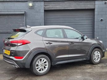 HYUNDAI TUCSON 2.0 CRDi SE Nav SUV 5dr Diesel Auto 4WD Euro 6 (136 ps)