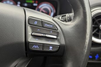 HYUNDAI KONA 64kWh Premium SUV 5dr Electric Auto (10.5kW Charger) (204 ps)