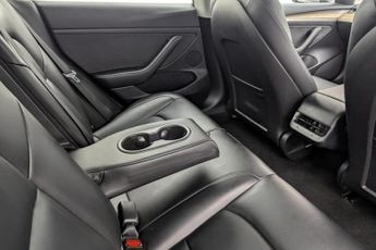 TESLA Model 3 Standard Range Plus Saloon 4dr Electric Auto RWD (241 bhp)