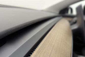 TESLA Model 3 Standard Range Plus Saloon 4dr Electric Auto RWD (241 bhp)