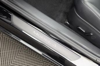 TESLA Model 3 Standard Range Plus Saloon 4dr Electric Auto RWD (241 bhp)