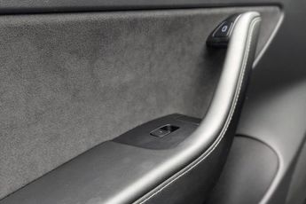 TESLA Model 3 Standard Range Plus Saloon 4dr Electric Auto RWD (241 bhp)