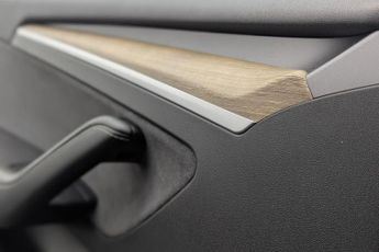 TESLA Model 3 Standard Range Plus Saloon 4dr Electric Auto RWD (241 bhp)