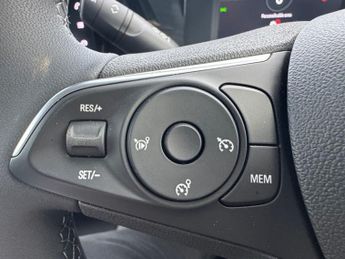 VAUXHALL MOKKA ELECTRIC 50kWh Design SUV 5dr Electric Auto (136 ps)