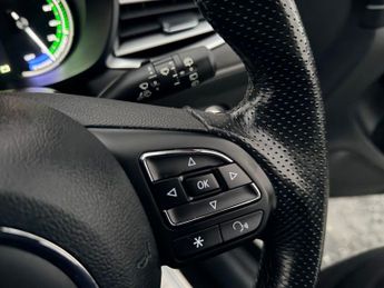 MG MG5 61.1kWh Exclusive Long Range Estate 5dr Electric Auto (156 ps)