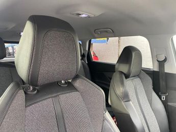 PEUGEOT 5008 1.5 BlueHDi Allure SUV 5dr Diesel EAT Euro 6 (s/s) (130 ps)