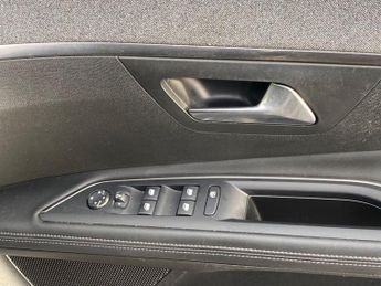 PEUGEOT 5008 1.5 BlueHDi Allure SUV 5dr Diesel EAT Euro 6 (s/s) (130 ps)