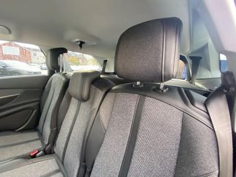 PEUGEOT 5008 1.5 BlueHDi Allure SUV 5dr Diesel EAT Euro 6 (s/s) (130 ps)