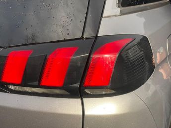 PEUGEOT 5008 1.5 BlueHDi Allure SUV 5dr Diesel EAT Euro 6 (s/s) (130 ps)