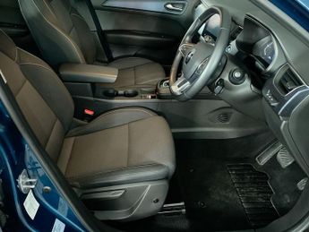 RENAULT ARKANA 1.6 E-TECH Iconic SUV 5dr Petrol Hybrid Auto 2WD Euro 6 (s/s) (1