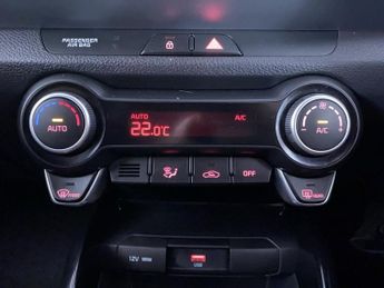 KIA STONIC 1.0 T-GDi MHEV Connect SUV 5dr Petrol Hybrid DCT Euro 6 (s/s) (1