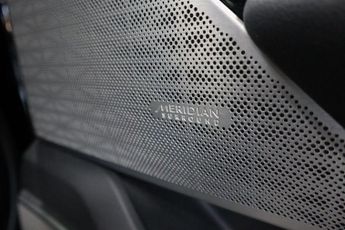 LAND ROVER RANGE ROVER VELAR 2.0 D180 R-Dynamic SE SUV 5dr Diesel Auto 4WD Euro 6 (s/s) (180 