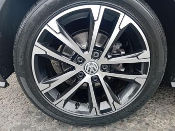 VOLKSWAGEN GOLF 1.5 TSI EVO GPF R-Line Hatchback 5dr Petrol DSG Euro 6 (s/s) (15