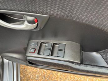 HONDA JAZZ 1.4 i-VTEC EX Hatchback 5dr Petrol CVT Euro 5 (99 ps)