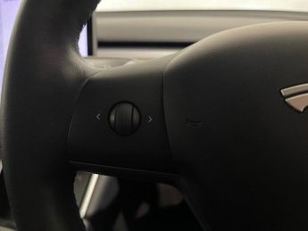 TESLA Model 3 Standard Range Plus Saloon 4dr Electric Auto RWD (241 bhp)