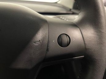 TESLA Model 3 Standard Range Plus Saloon 4dr Electric Auto RWD (241 bhp)