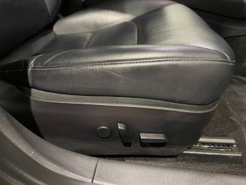 TESLA Model 3 Standard Range Plus Saloon 4dr Electric Auto RWD (241 bhp)