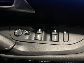PEUGEOT E-2008 50kWh GT SUV 5dr Electric Auto (136 ps)