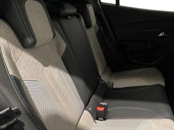 PEUGEOT E-2008 50kWh GT SUV 5dr Electric Auto (136 ps)