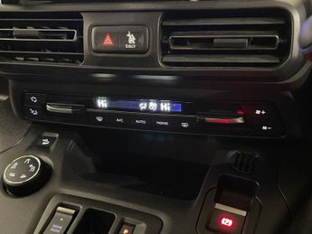 CITROEN E-BERLINGO 50kWh Flair XTR XL MPV 5dr Electric Auto (7.4kW Charger) (136 ps