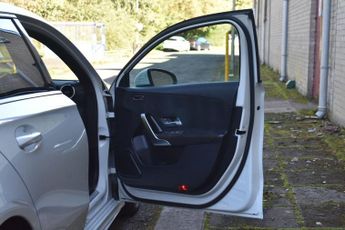 MERCEDES-BENZ A-CLASS 1.3 A200 AMG Line (Premium) Hatchback 5dr Petrol 7G-DCT Euro 6 (