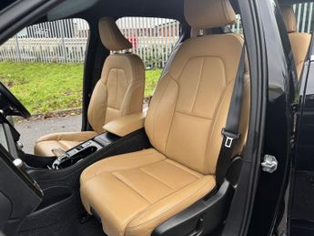 VOLVO XC40 1.5 T3 Inscription Pro SUV 5dr Petrol Auto Euro 6 (s/s) (163 ps)