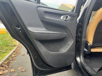 VOLVO XC40 1.5 T3 Inscription Pro SUV 5dr Petrol Auto Euro 6 (s/s) (163 ps)