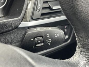 BMW 3 SERIES 2.0 320d Luxury Touring 5dr Diesel Auto Euro 5 (s/s) (184 ps)