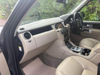 LAND ROVER DISCOVERY 4 3.0 SD V6 HSE SUV 5dr Diesel Auto 4WD Euro 5 (s/s) (255 bhp)