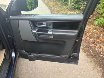 LAND ROVER DISCOVERY 4 3.0 SD V6 HSE Luxury SUV 5dr Diesel Auto 4WD Euro 5 (s/s) (255 b